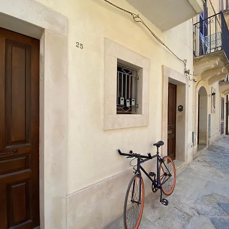 Guest House Ortigia Calarossa Apartamento